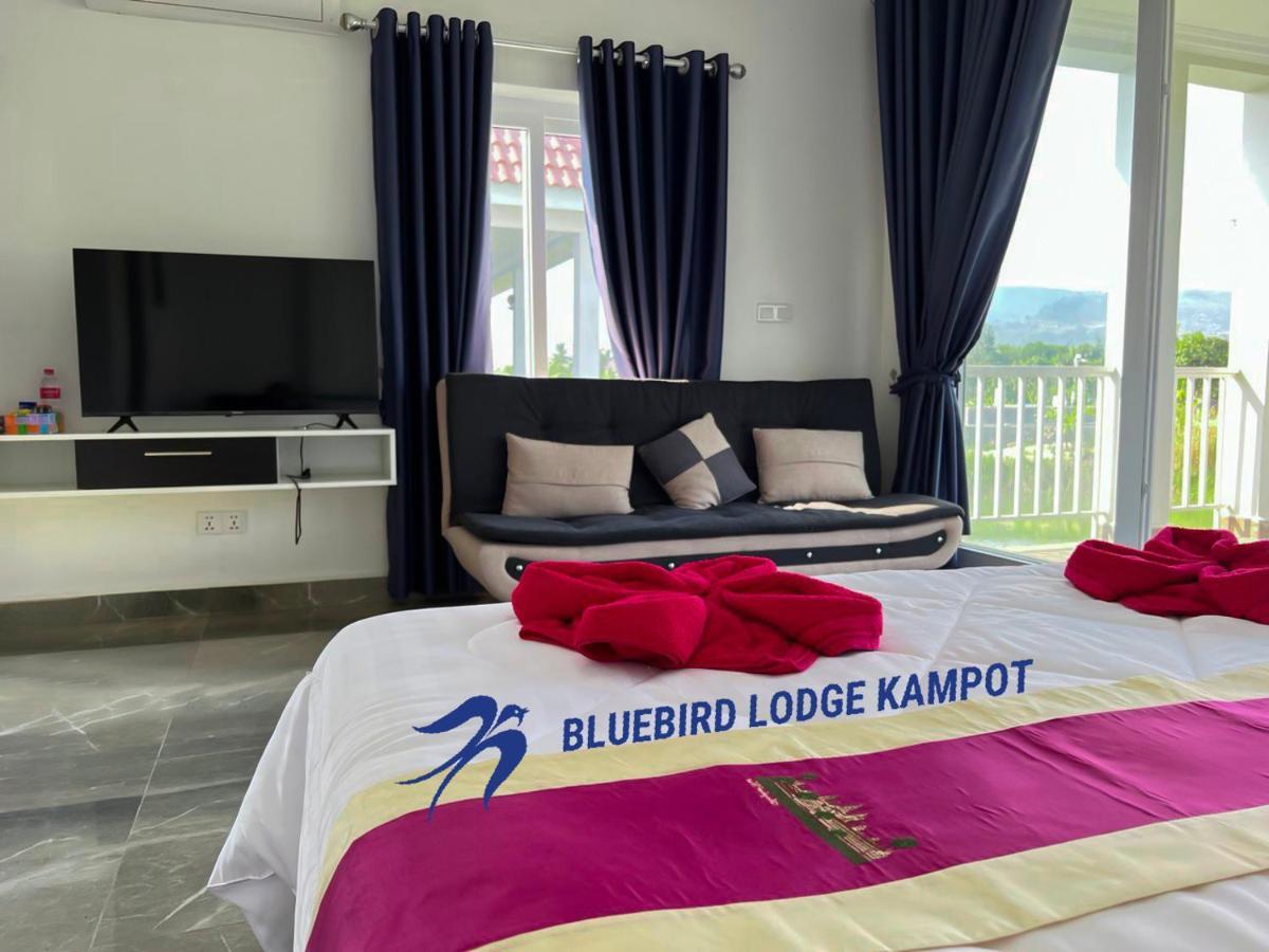 Bluebird Lodge Kampot Esterno foto