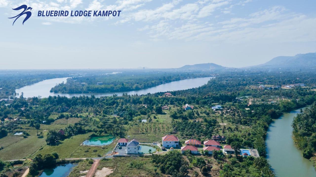 Bluebird Lodge Kampot Esterno foto