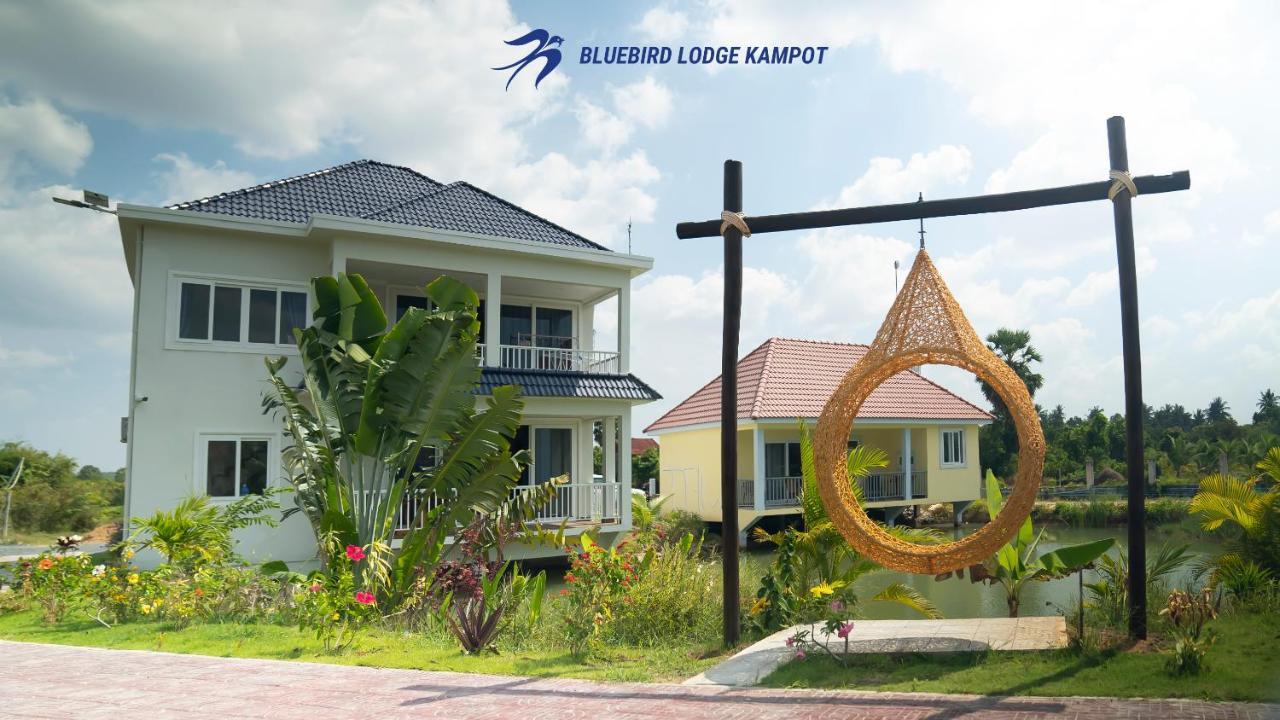 Bluebird Lodge Kampot Esterno foto